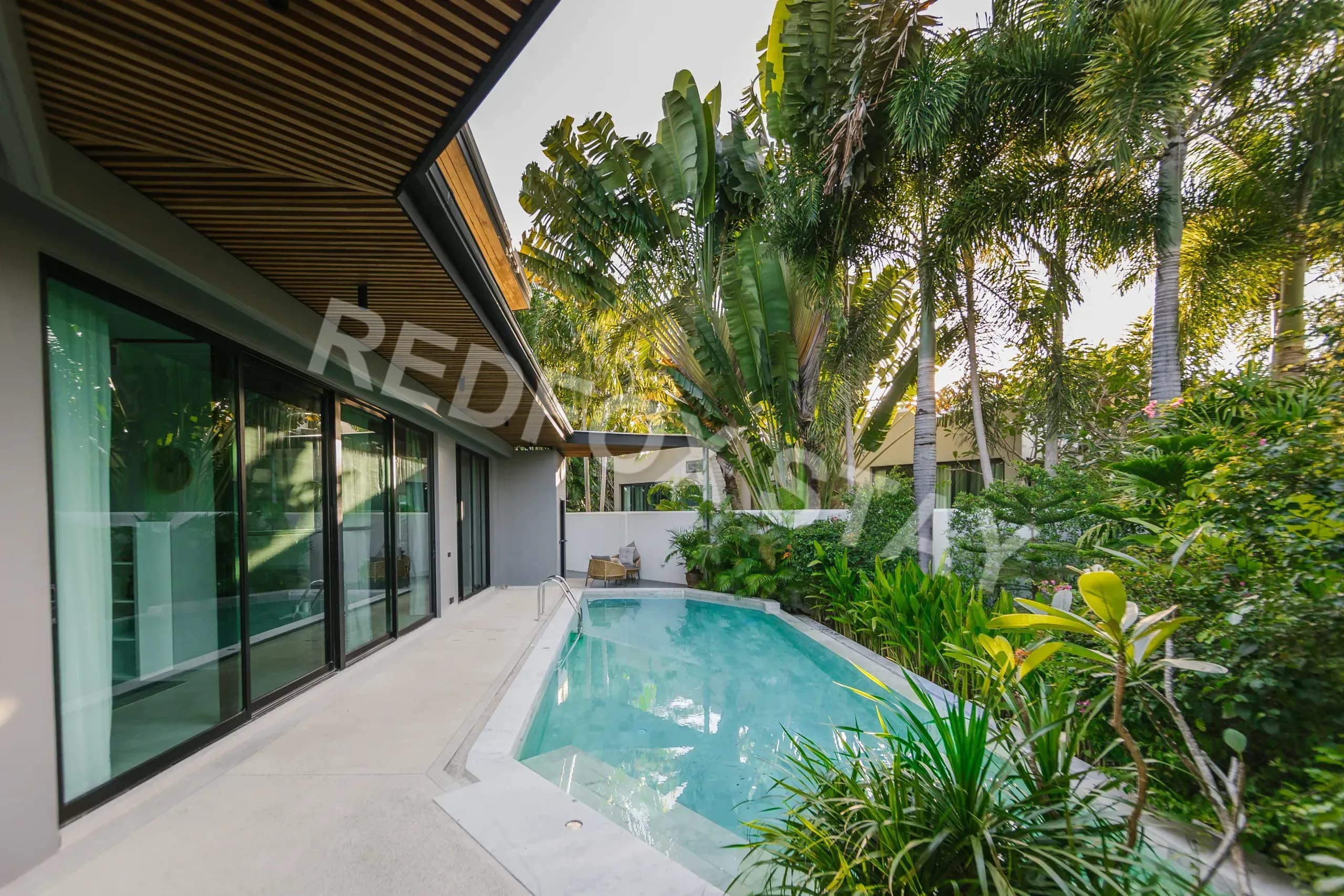 Вилла Baan Bua с бассейном — 4 спальни (BBT-13), Най Харн, Пхукет Monthstayz Thailand by Goldstar Group