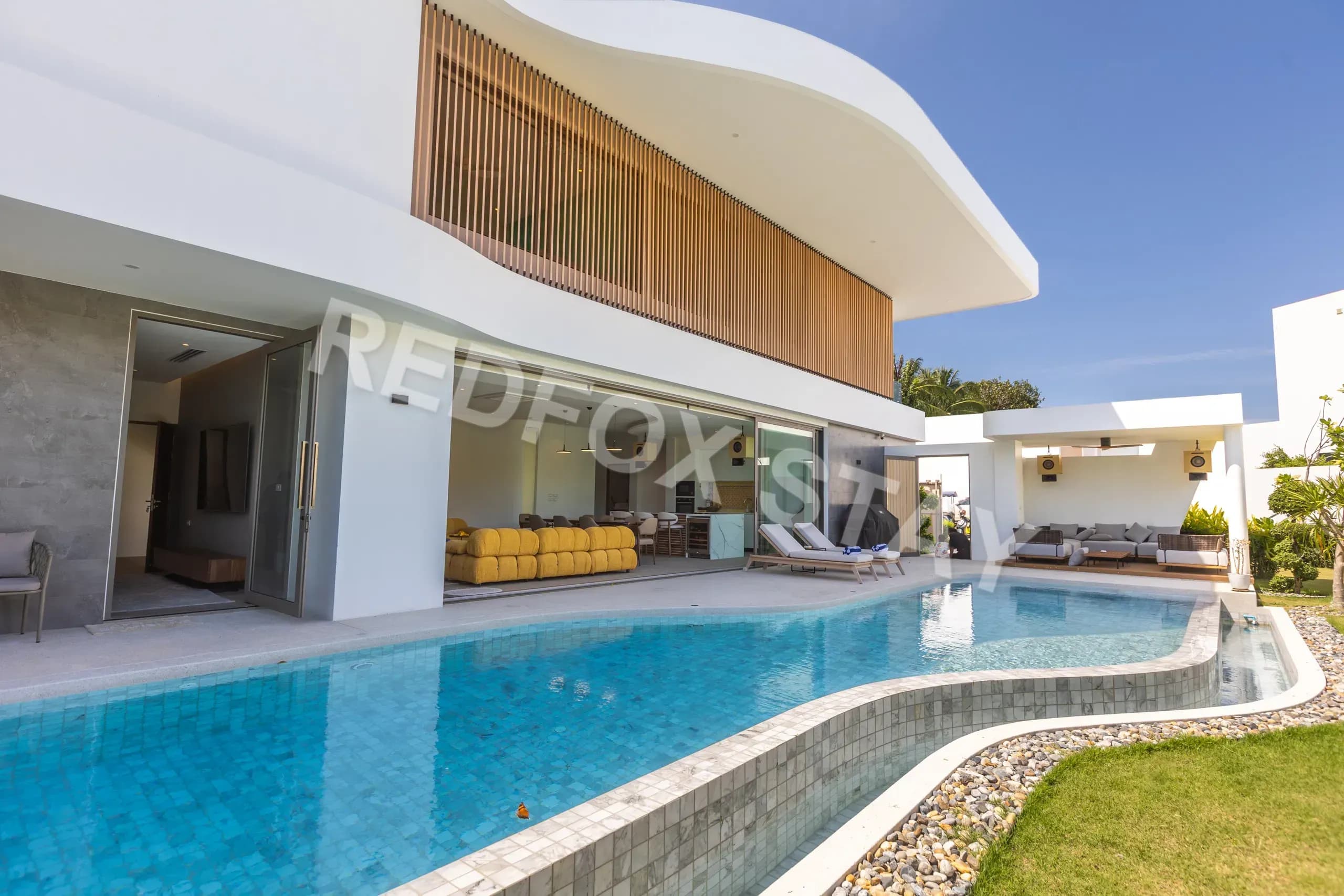 Вилла Lux — 5 спален, Чернг Тале (LUX-9), Пхукет Monthstayz Thailand by Goldstar Group