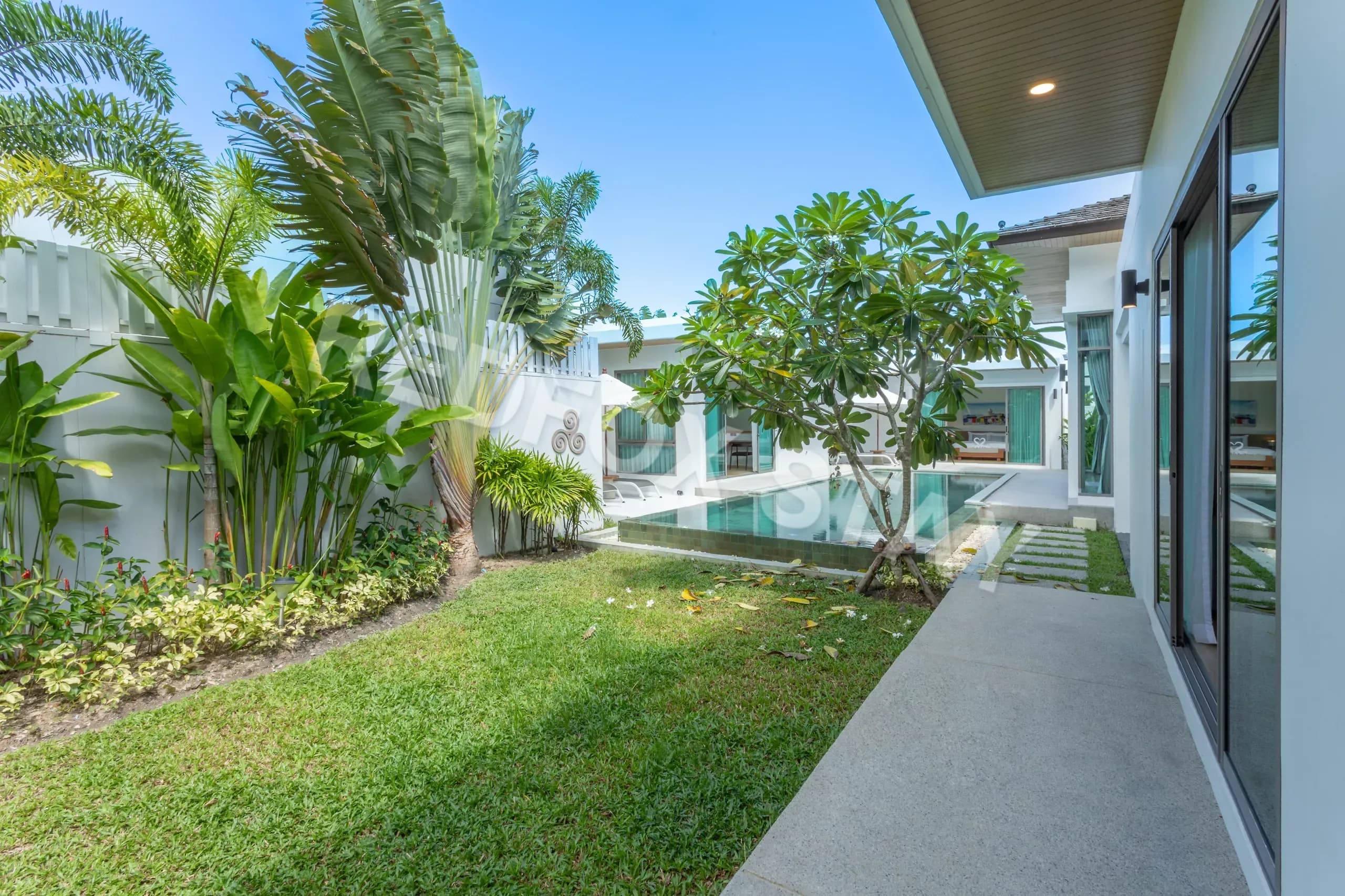 Вилла Shambhala Grand с бассейном — 4 спальни SBG-2/24 (S23), Банг Тао, Пхукет Monthstayz Thailand by Goldstar Group